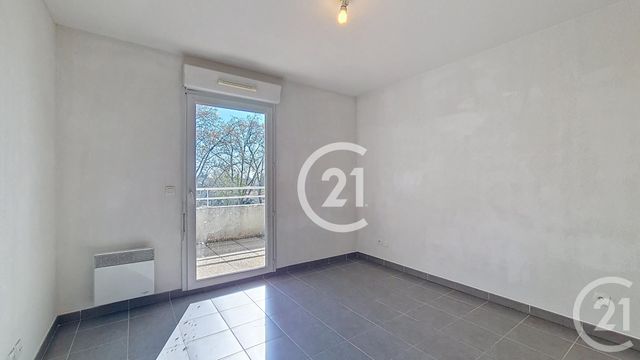 Appartement F4 à louer - 4 pièces - 89.79 m2 - ST MARTIN DE CRAU - 13 - PROVENCE-ALPES-COTE-D-AZUR - Century 21 Horizons