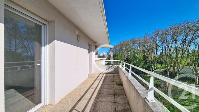 Appartement F4 à louer - 4 pièces - 89.79 m2 - ST MARTIN DE CRAU - 13 - PROVENCE-ALPES-COTE-D-AZUR - Century 21 Horizons