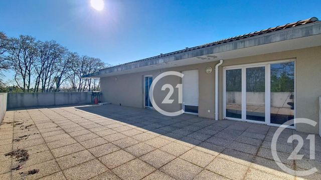 Appartement F4 à louer - 4 pièces - 89.79 m2 - ST MARTIN DE CRAU - 13 - PROVENCE-ALPES-COTE-D-AZUR - Century 21 Horizons