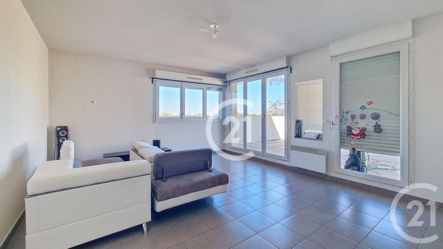 Appartement F4 à louer - 4 pièces - 89.79 m2 - ST MARTIN DE CRAU - 13 - PROVENCE-ALPES-COTE-D-AZUR - Century 21 Horizons