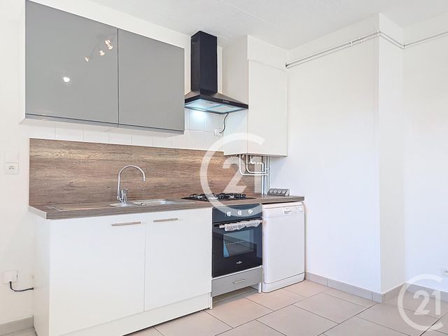 Appartement T3 à louer - 3 pièces - 68.98 m2 - ARLES - 13 - PROVENCE-ALPES-COTE-D-AZUR - Century 21 Horizons