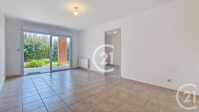 Appartement T3 à louer - 3 pièces - 77.19 m2 - ST MARTIN DE CRAU - 13 - PROVENCE-ALPES-COTE-D-AZUR - Century 21 Horizons