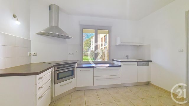 Appartement T3 à louer - 3 pièces - 77.19 m2 - ST MARTIN DE CRAU - 13 - PROVENCE-ALPES-COTE-D-AZUR - Century 21 Horizons