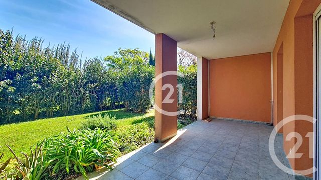 Appartement T3 à louer - 3 pièces - 77.19 m2 - ST MARTIN DE CRAU - 13 - PROVENCE-ALPES-COTE-D-AZUR - Century 21 Horizons