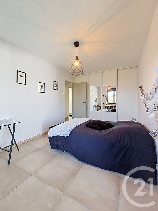maison à louer - 5 pièces - 97.35 m2 - ST MARTIN DE CRAU - 13 - PROVENCE-ALPES-COTE-D-AZUR - Century 21 Horizons