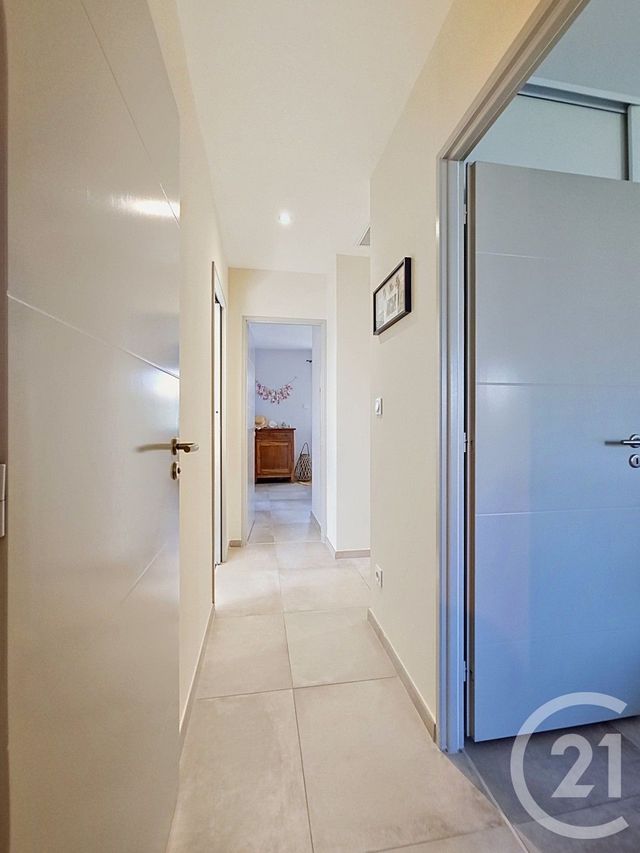 maison à louer - 5 pièces - 97.35 m2 - ST MARTIN DE CRAU - 13 - PROVENCE-ALPES-COTE-D-AZUR - Century 21 Horizons