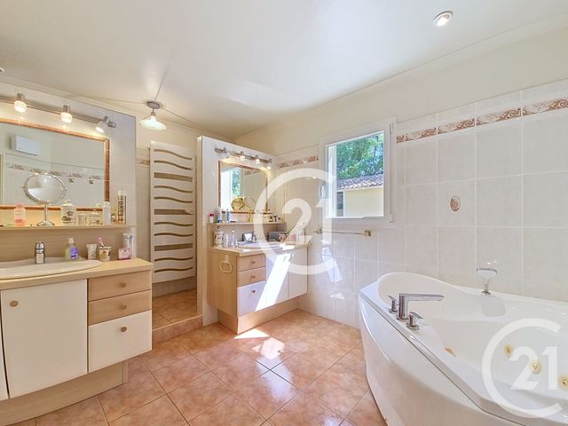 maison à vendre - 7 pièces - 207.0 m2 - ST MARTIN DE CRAU - 13 - PROVENCE-ALPES-COTE-D-AZUR - Century 21 Horizons