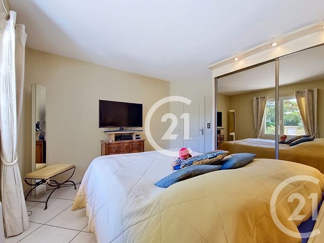 maison à vendre - 7 pièces - 207.0 m2 - ST MARTIN DE CRAU - 13 - PROVENCE-ALPES-COTE-D-AZUR - Century 21 Horizons