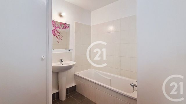 Appartement F4 à vendre - 4 pièces - 89.79 m2 - ST MARTIN DE CRAU - 13 - PROVENCE-ALPES-COTE-D-AZUR - Century 21 Horizons