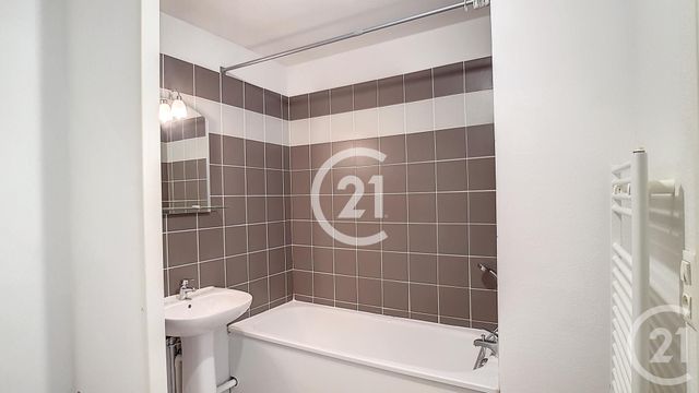 Appartement T2 à vendre - 2 pièces - 45.55 m2 - ST MARTIN DE CRAU - 13 - PROVENCE-ALPES-COTE-D-AZUR - Century 21 Horizons