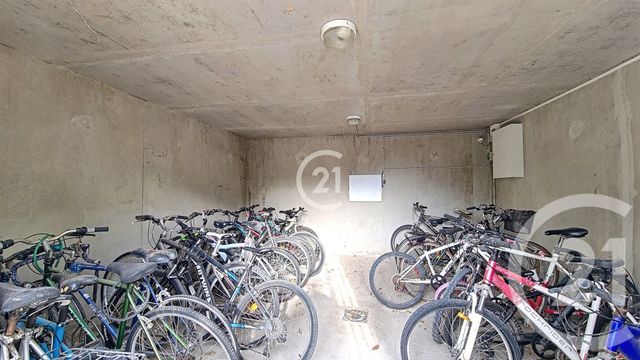 Appartement T2 à vendre - 2 pièces - 45.55 m2 - ST MARTIN DE CRAU - 13 - PROVENCE-ALPES-COTE-D-AZUR - Century 21 Horizons