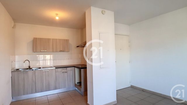 Appartement T2 à vendre - 2 pièces - 45.55 m2 - ST MARTIN DE CRAU - 13 - PROVENCE-ALPES-COTE-D-AZUR - Century 21 Horizons