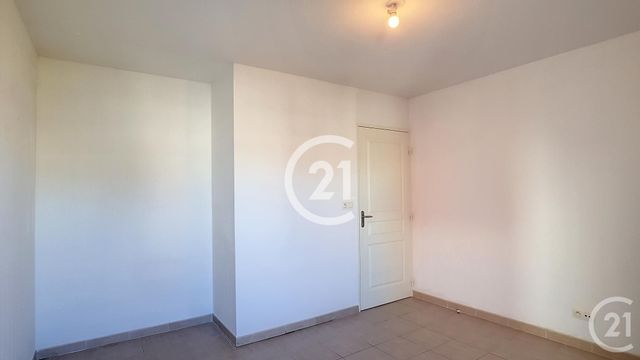 Appartement T2 à vendre - 2 pièces - 45.55 m2 - ST MARTIN DE CRAU - 13 - PROVENCE-ALPES-COTE-D-AZUR - Century 21 Horizons