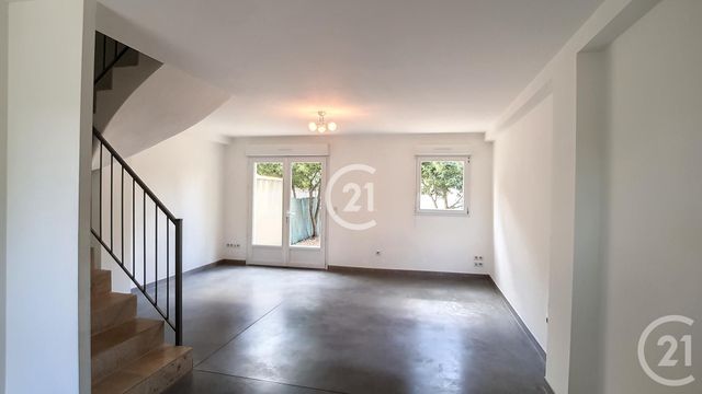 maison à louer - 3 pièces - 68.65 m2 - ST MARTIN DE CRAU - 13 - PROVENCE-ALPES-COTE-D-AZUR - Century 21 Horizons