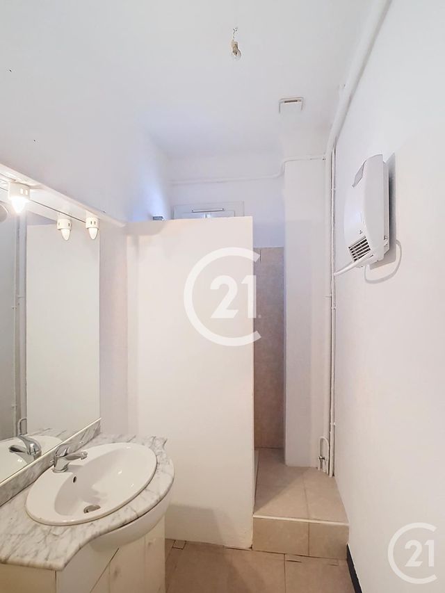 Appartement T3 à louer - 3 pièces - 84.63 m2 - ST MARTIN DE CRAU - 13 - PROVENCE-ALPES-COTE-D-AZUR - Century 21 Horizons
