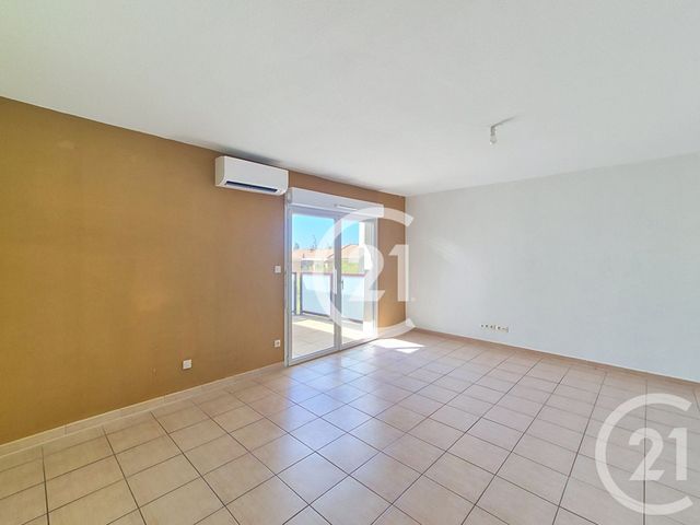 Appartement T4 à vendre - 5 pièces - 80.0 m2 - ST MARTIN DE CRAU - 13 - PROVENCE-ALPES-COTE-D-AZUR - Century 21 Horizons