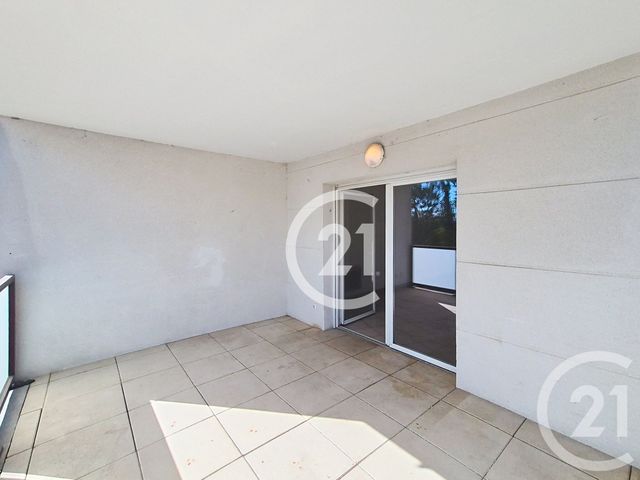 Appartement T3 à vendre - 3 pièces - 62.91 m2 - ST MARTIN DE CRAU - 13 - PROVENCE-ALPES-COTE-D-AZUR - Century 21 Horizons