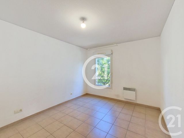Appartement T3 à vendre - 3 pièces - 62.91 m2 - ST MARTIN DE CRAU - 13 - PROVENCE-ALPES-COTE-D-AZUR - Century 21 Horizons
