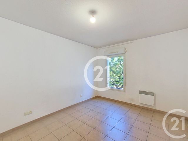Appartement T3 à vendre - 3 pièces - 62.91 m2 - ST MARTIN DE CRAU - 13 - PROVENCE-ALPES-COTE-D-AZUR - Century 21 Horizons