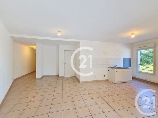 Appartement T3 à vendre - 3 pièces - 62.91 m2 - ST MARTIN DE CRAU - 13 - PROVENCE-ALPES-COTE-D-AZUR - Century 21 Horizons