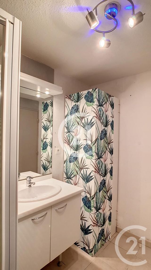 Appartement T2 à louer - 2 pièces - 44.13 m2 - ARLES - 13 - PROVENCE-ALPES-COTE-D-AZUR - Century 21 Horizons