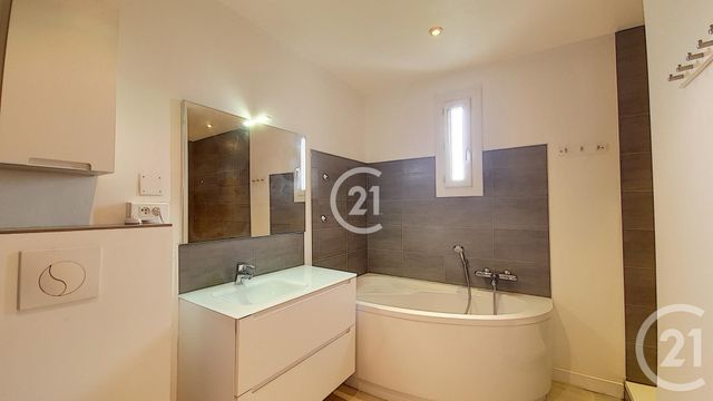 Afficher la photo en grand maison à vendre - 4 pièces - 132.82 m2 - ST MARTIN DE CRAU - 13 - PROVENCE-ALPES-COTE-D-AZUR - Century 21 Horizons