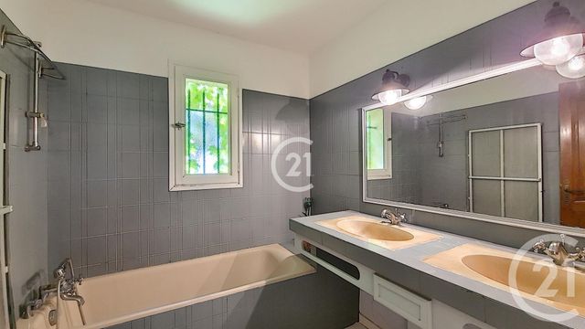 Afficher la photo en grand maison à vendre - 5 pièces - 154.7 m2 - MAUSSANE LES ALPILLES - 13 - PROVENCE-ALPES-COTE-D-AZUR - Century 21 Horizons