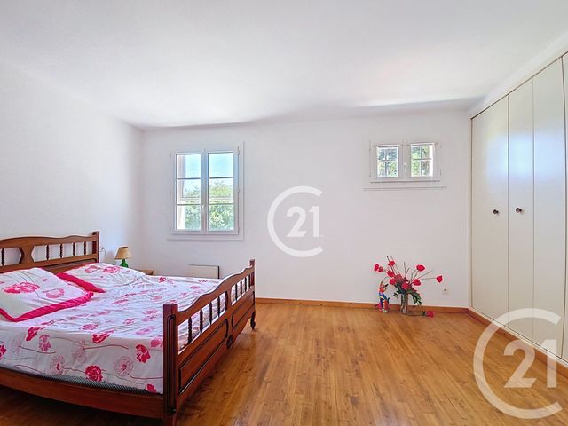 maison à vendre - 9 pièces - 225.8 m2 - ST MARTIN DE CRAU - 13 - PROVENCE-ALPES-COTE-D-AZUR - Century 21 Horizons