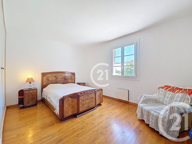 maison à vendre - 9 pièces - 225.8 m2 - ST MARTIN DE CRAU - 13 - PROVENCE-ALPES-COTE-D-AZUR - Century 21 Horizons